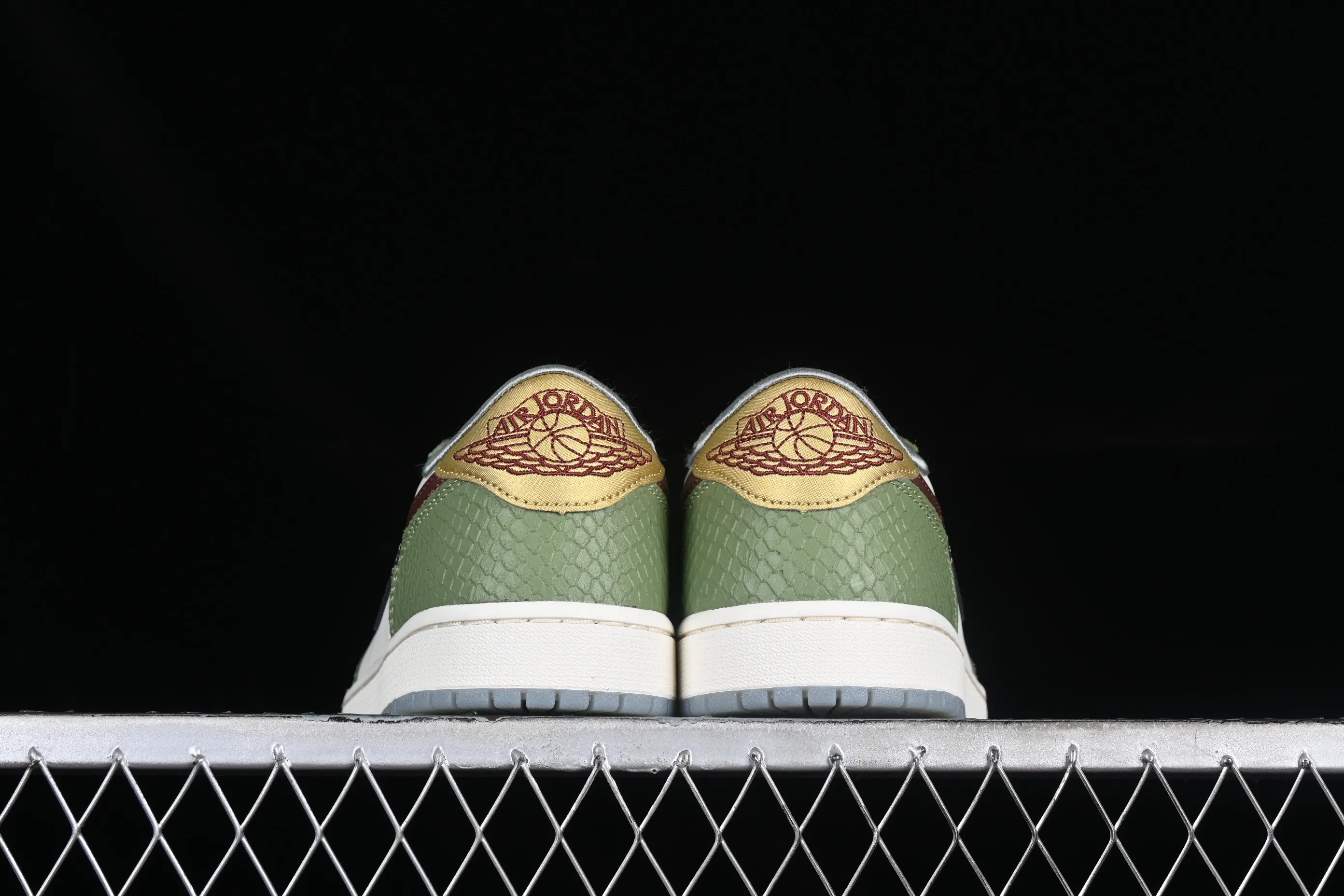 All categories Air Jordan Jordan series basketball shoes Air Jordan 1 Low G version pure original Air Jordan 1 Low CNY "Year of the Drago" AJ1 Joe 1 Year of the Dragon Limited Qinglong low-top cultural casual sneakers FN3727-100